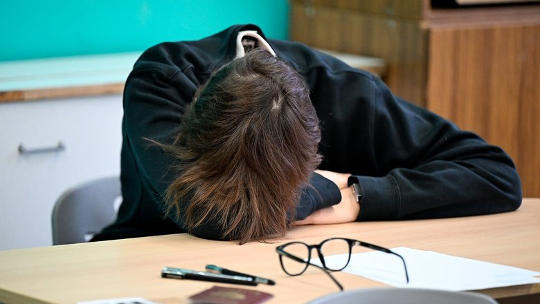 О возможности бесплатного обучения рабочим профессиям для девятиклассников, не сдавшим ГИА, и перегруженности школьных программ