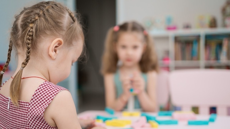В Госдуме предложили ставить в очередь в детсад автоматически после рождения ребенка