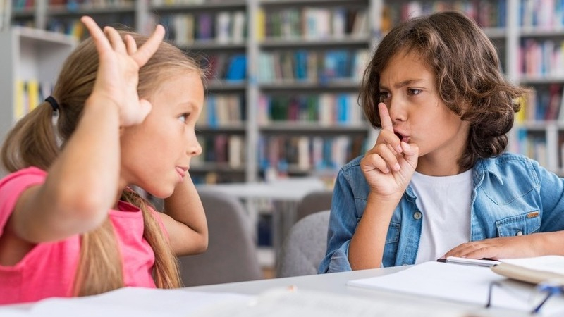 В Госдуме предложили год без запретов для школьников