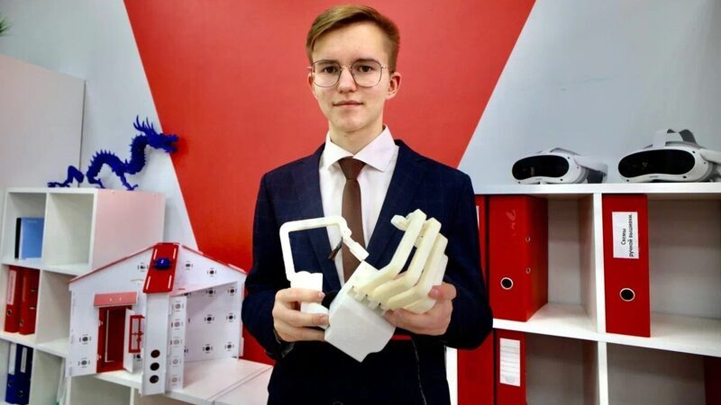 Подмосковный школьник создал тренажер для восстановления подвижности руки